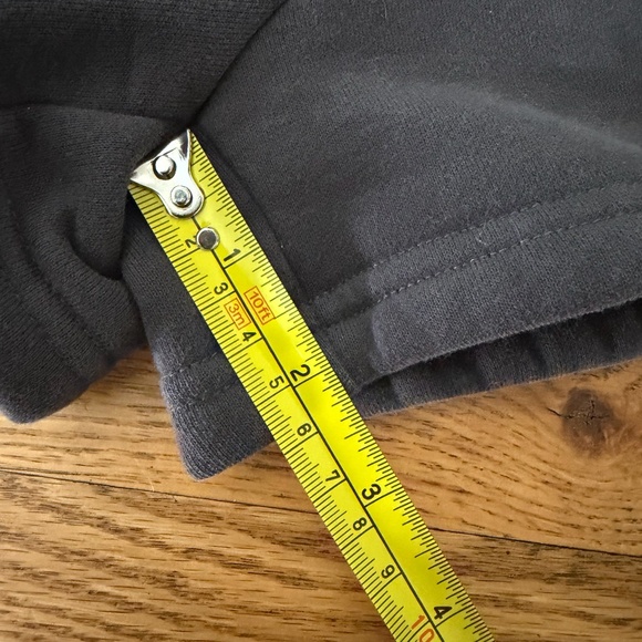 LIKE NEW Comfrt Tranquil Shorts in Charcoal (Size XS) - Picture 4 of 7